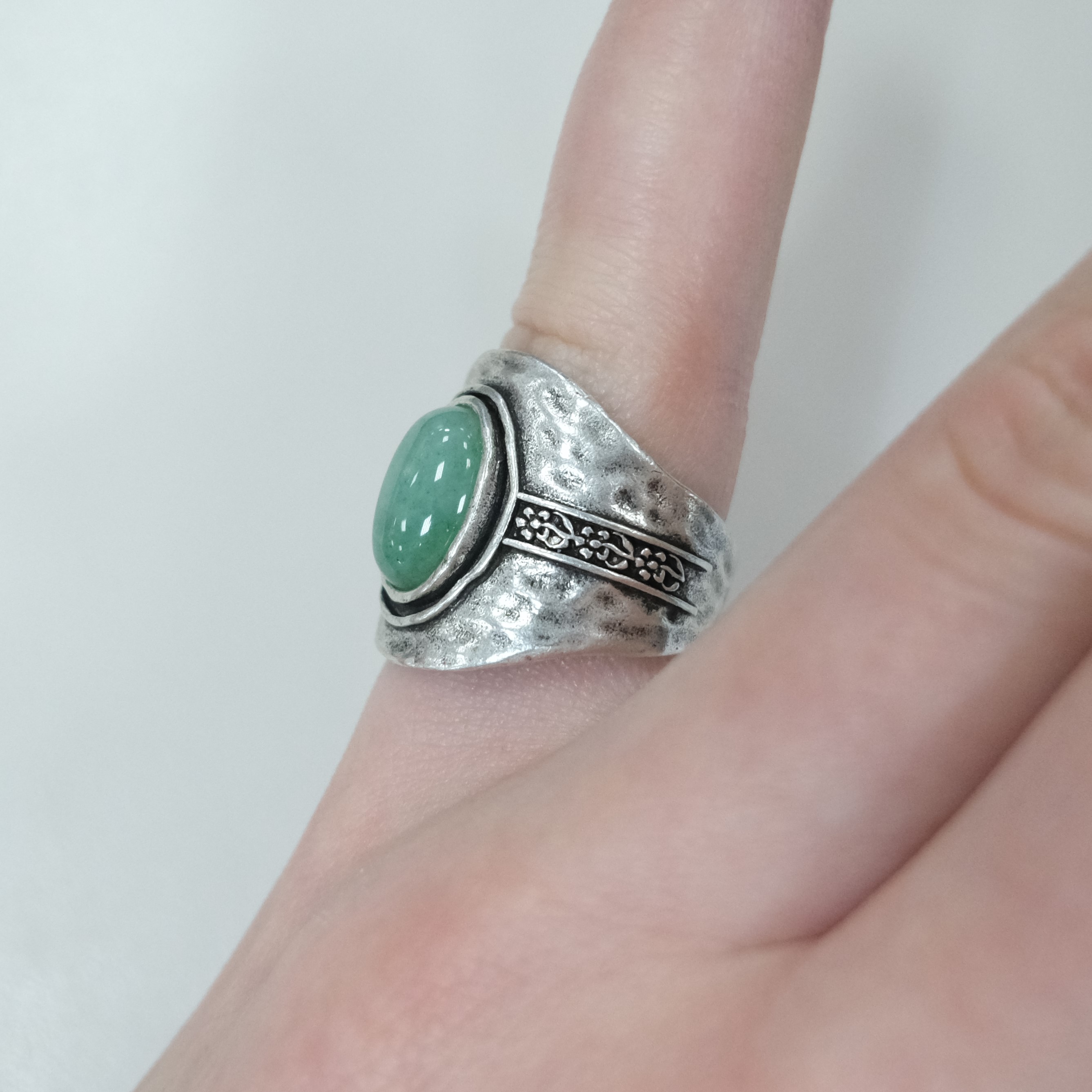 Серебряное кольцо с авантюрином